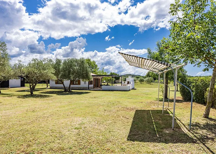 House Leo Semesterbostad *