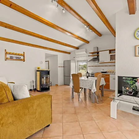 Hébergement de vacances House Leo *